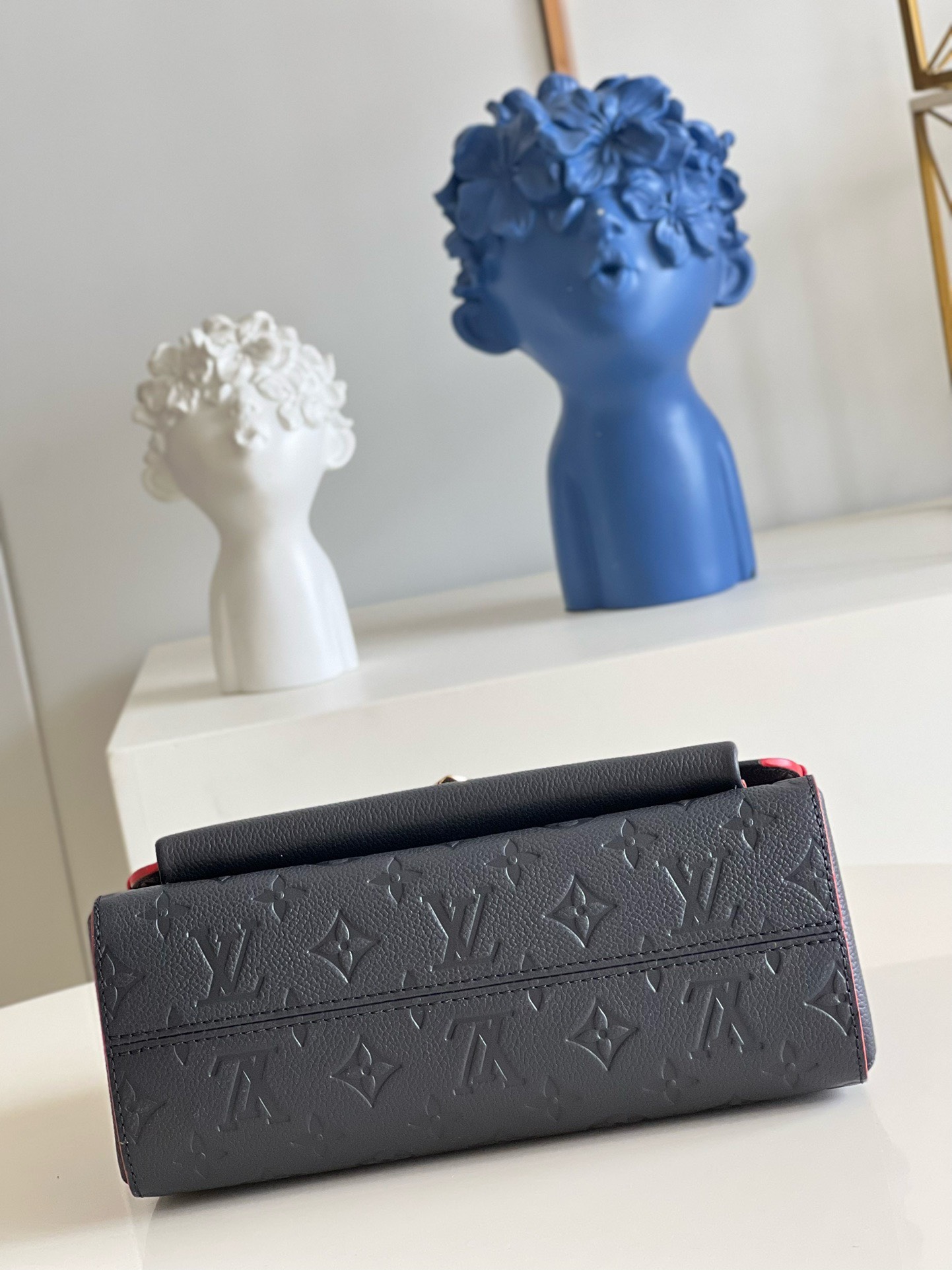 Bagsaaa L0vis Vvtt0n Vavin bag PM Monogram Empreinte Black With Red Line - 25 x 17 x 9.5 cm