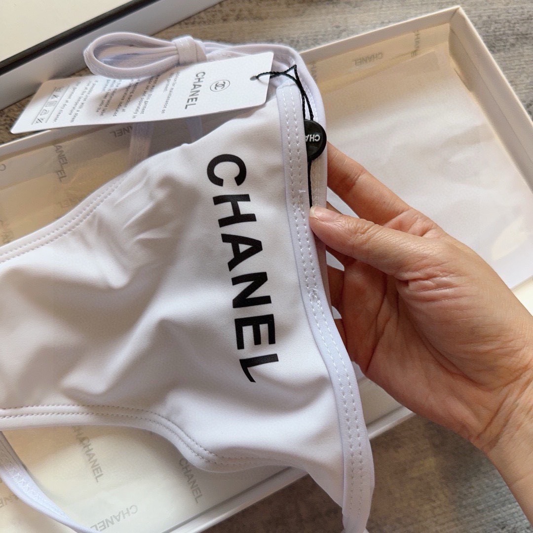 Bagsaaa Ch**el Bikini White CC logo