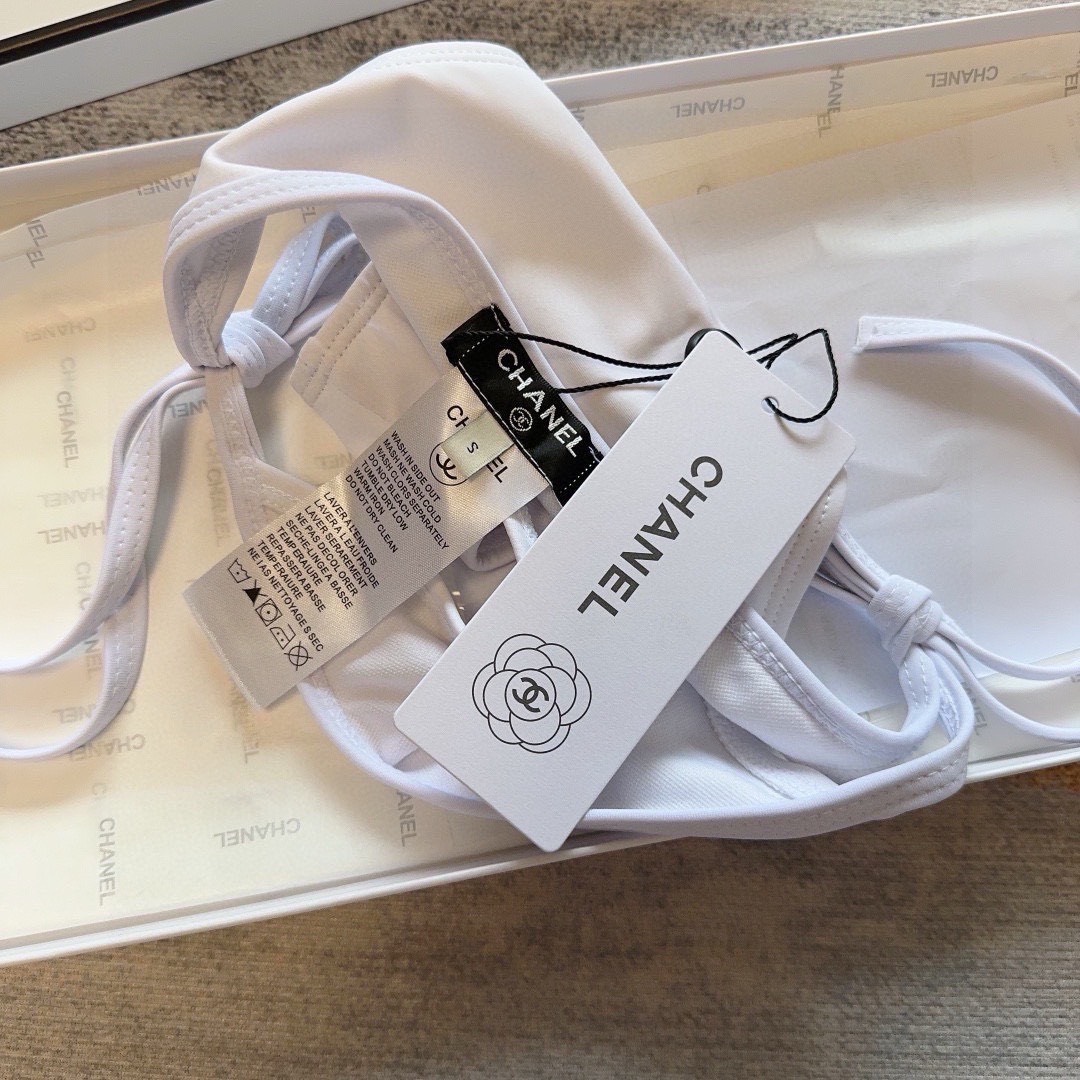 Bagsaaa Ch**el Bikini White CC logo