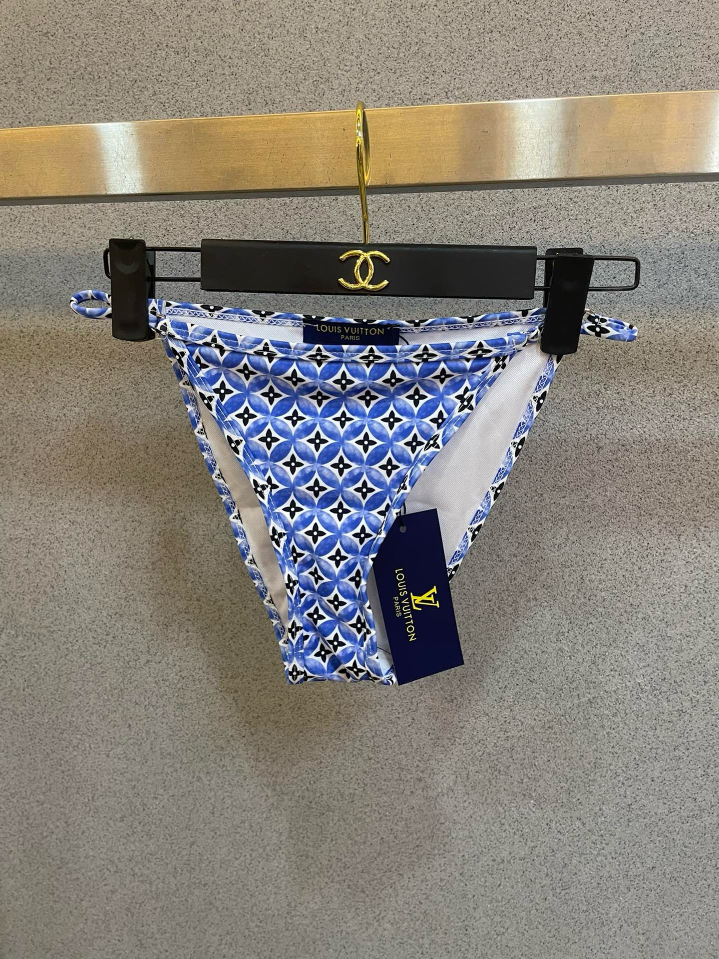 Bagsaaa L0vis Vvtt0n Monogram Flower Tile Blue Bikini