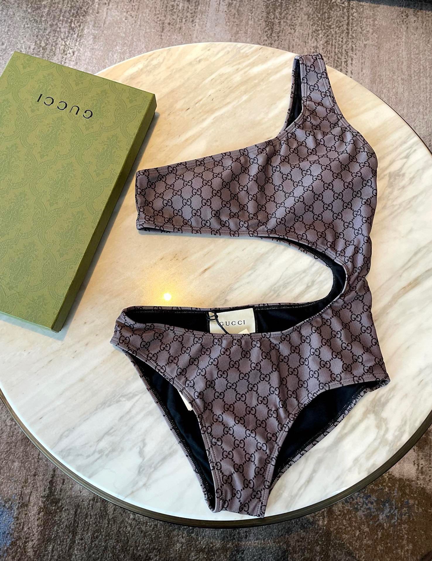 Bagsaaa Gvc*1 GG Ebony Brown One Piece