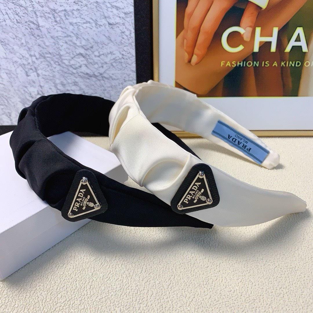 Bagsaaa Pra*a Headband 02