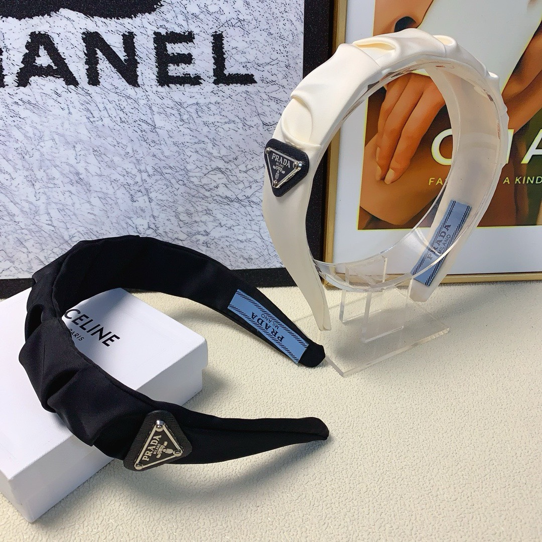 Bagsaaa Pra*a Headband 02