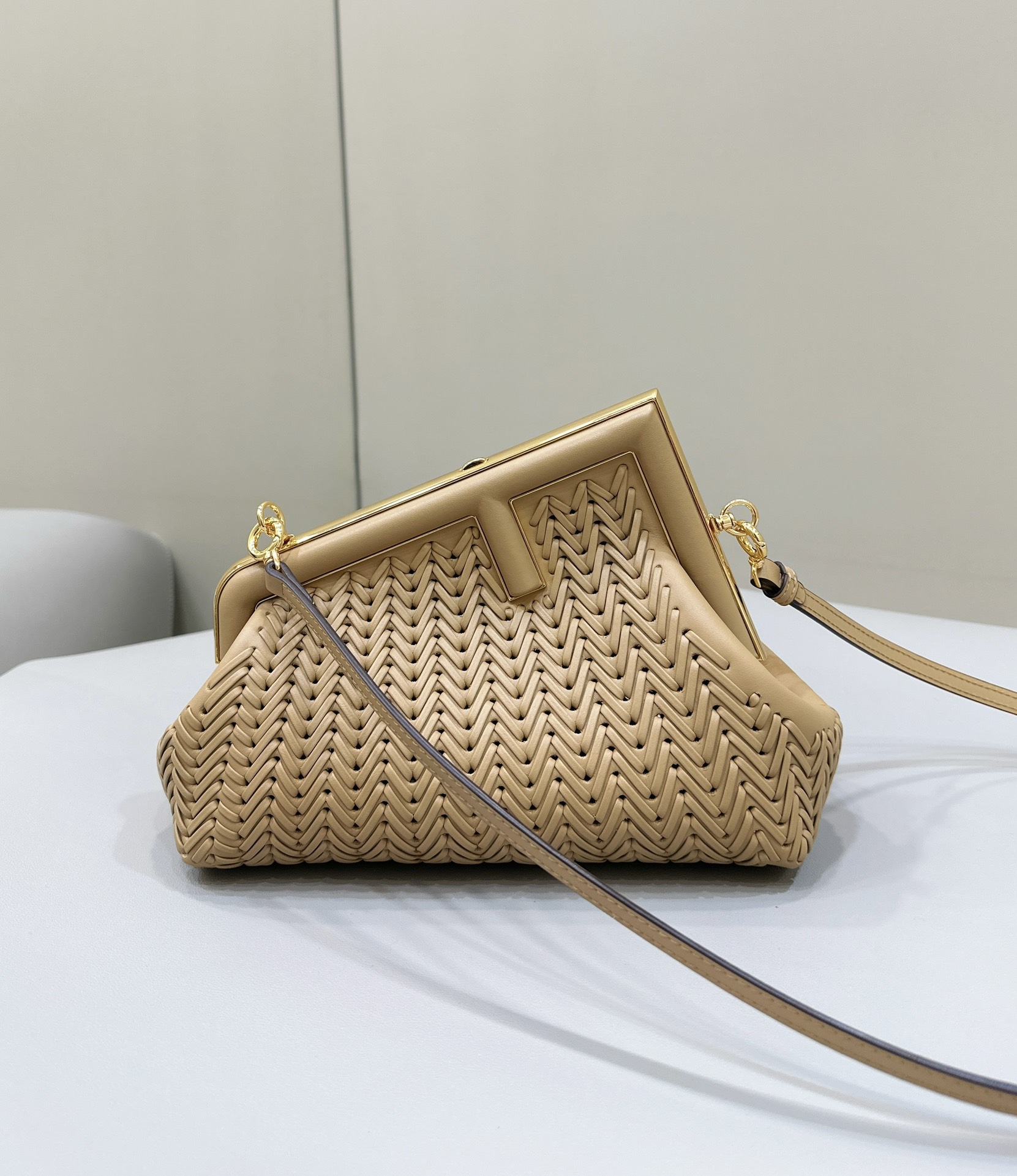 Bagsaaa F**di First Woven - 26*9.5*18cm