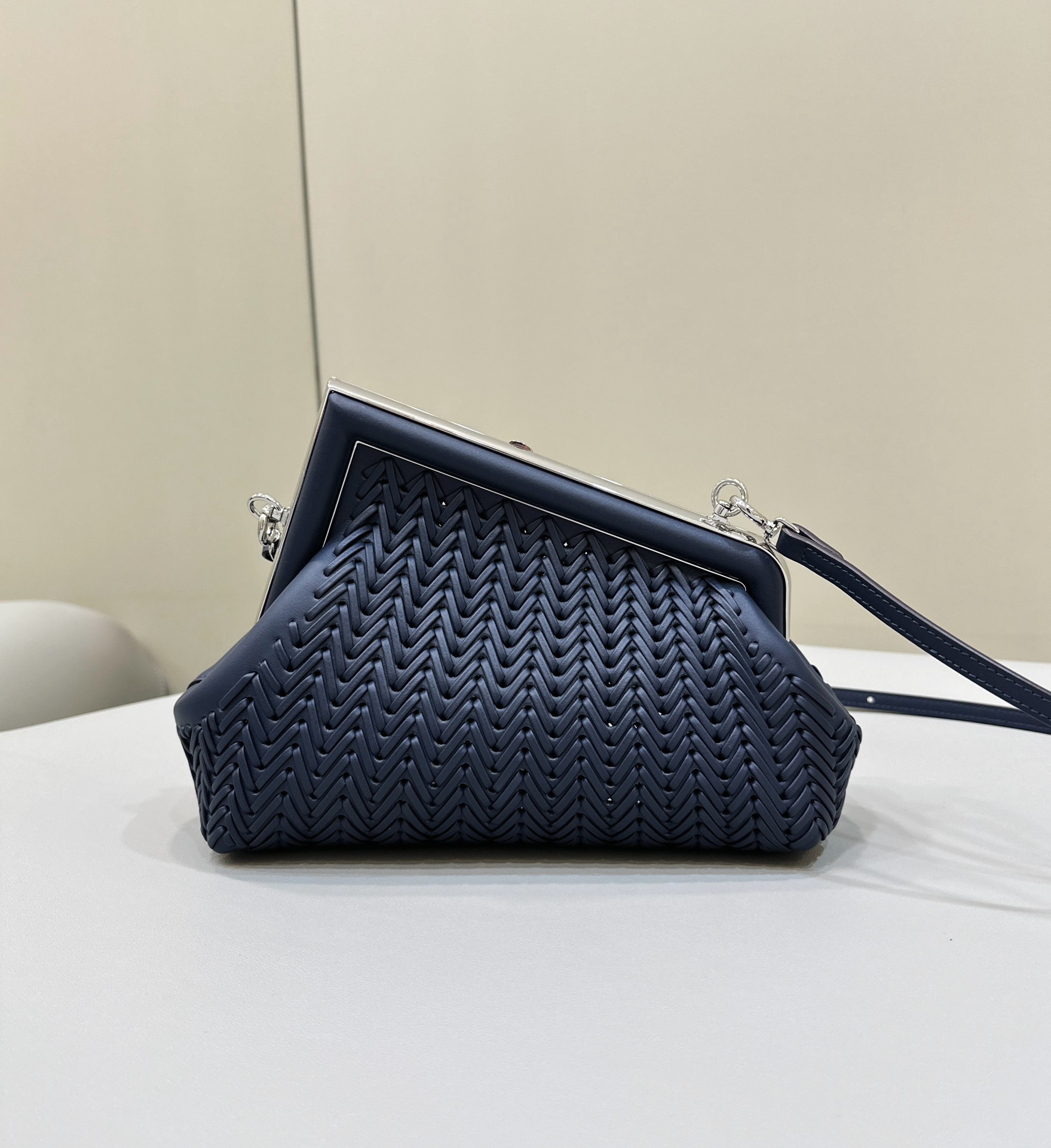 Bagsaaa F**di First Woven - 26*9.5*18cm