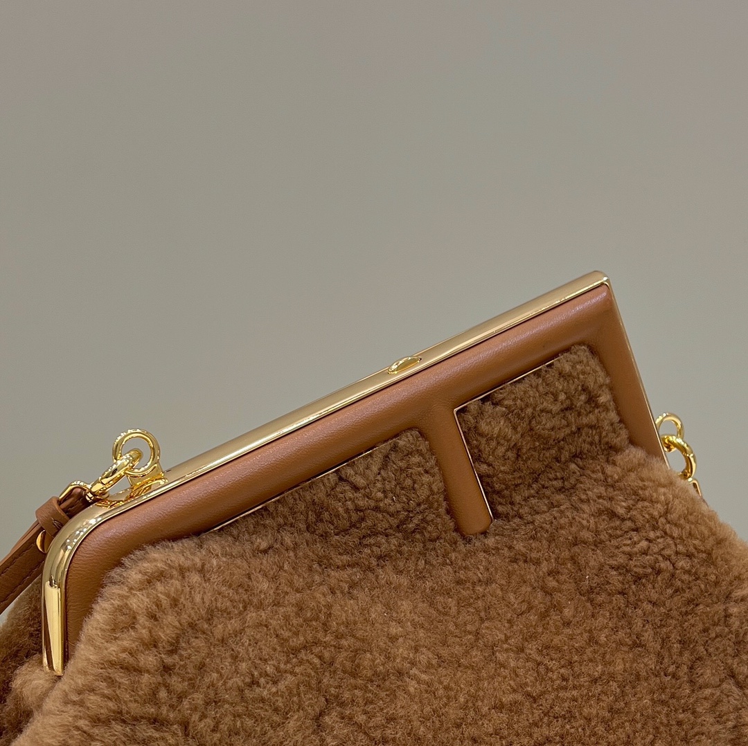 Bagsaaa F**di First Dark Brown Shearling Bag - 26*9.5*18cm
