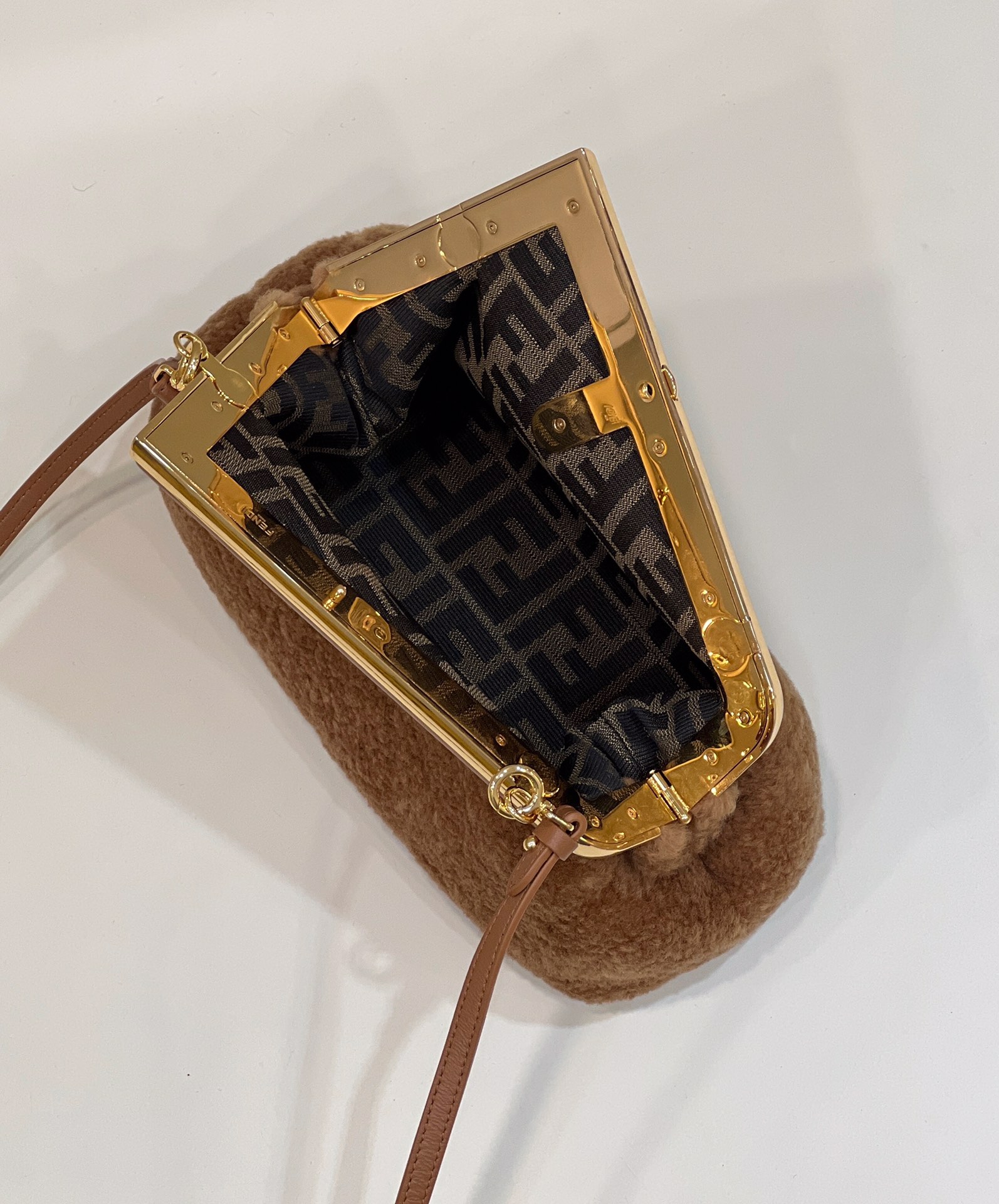Bagsaaa F**di First Dark Brown Shearling Bag - 26*9.5*18cm
