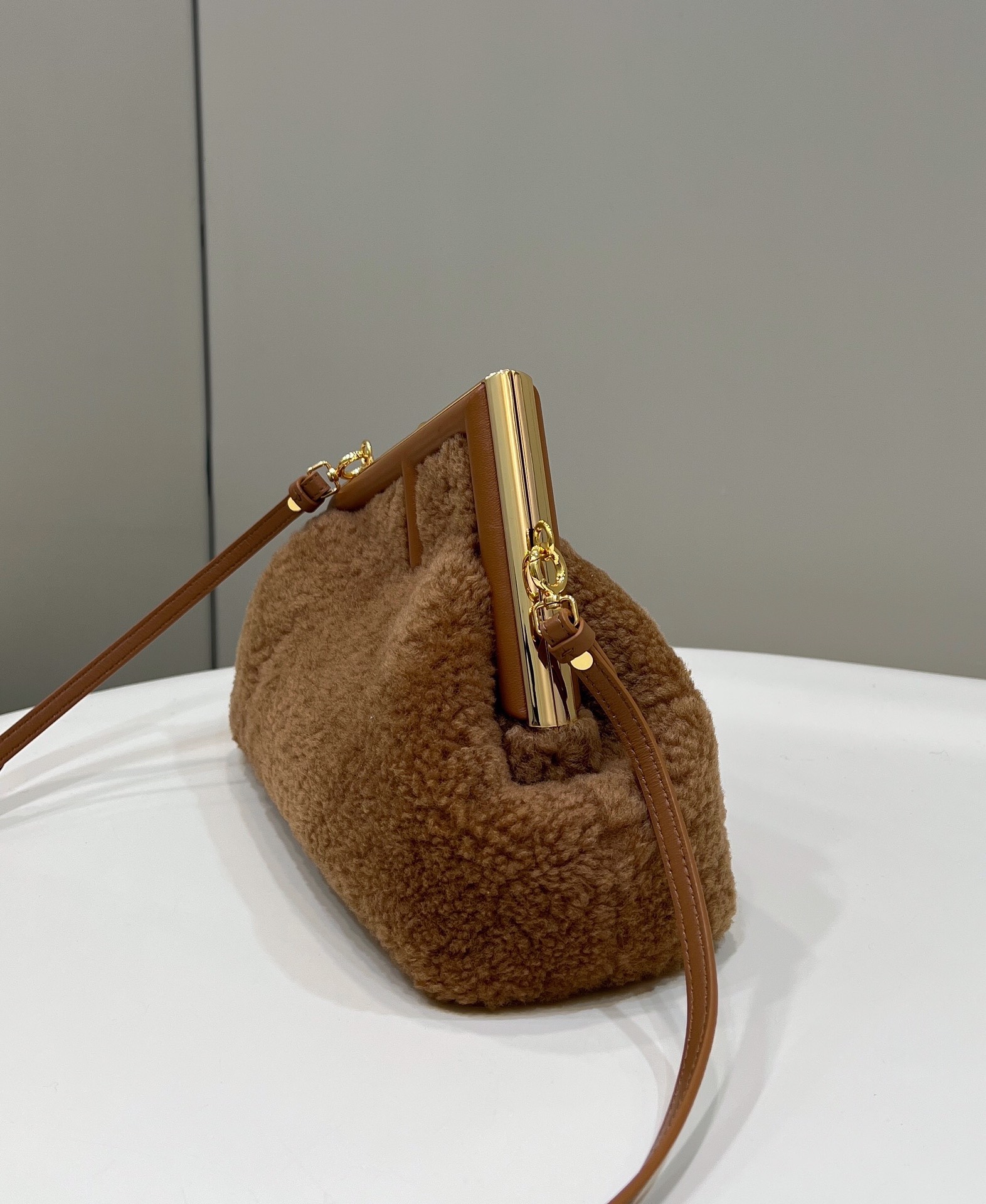 Bagsaaa F**di First Dark Brown Shearling Bag - 26*9.5*18cm