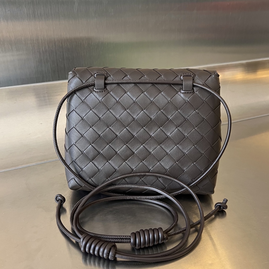 Bagsaaa B0tt*ga Ven*ta Mini Leather Intrecciato Cross-Body Bag Brown - 19*15*6cm