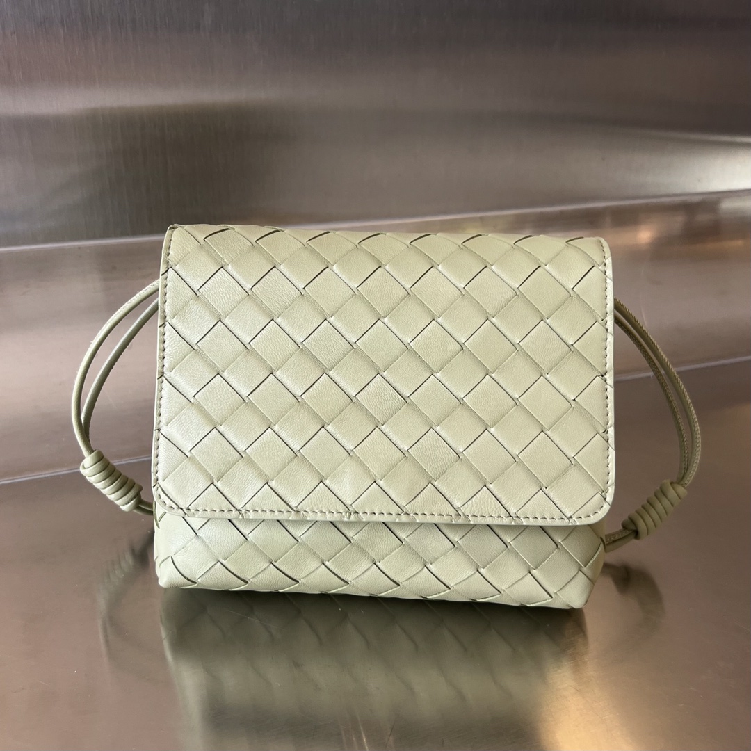 Bagsaaa B0tt*ga Ven*ta Mini Leather Intrecciato Cross-Body Bag Green - 19*15*6cm