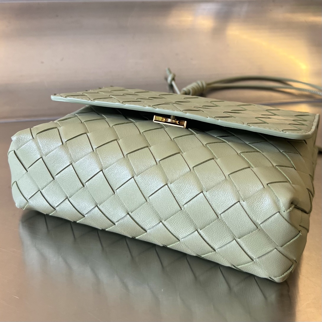 Bagsaaa B0tt*ga Ven*ta Mini Leather Intrecciato Cross-Body Bag Green - 19*15*6cm