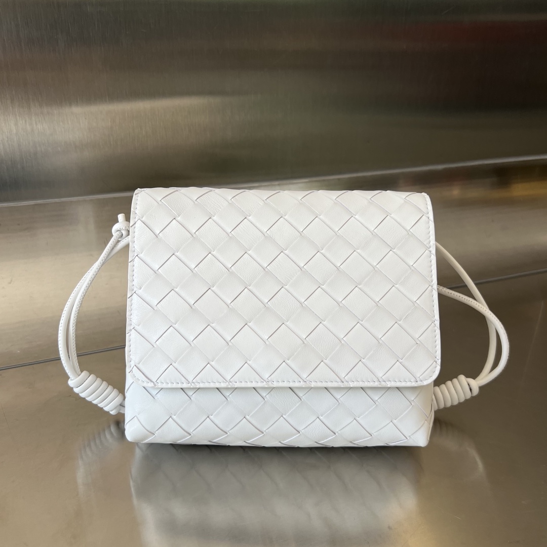 Bagsaaa B0tt*ga Ven*ta Mini Leather Intrecciato Cross-Body Bag White - 19*15*6cm