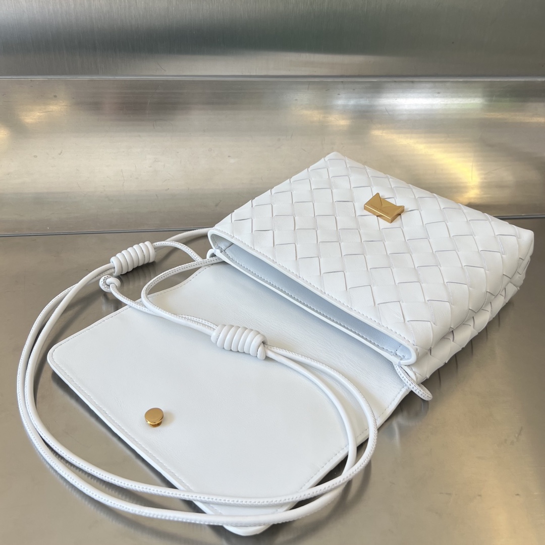 Bagsaaa B0tt*ga Ven*ta Mini Leather Intrecciato Cross-Body Bag White - 19*15*6cm
