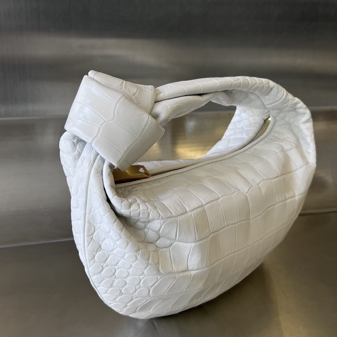 Bagsaaa B0tt*ga Ven*ta Jodie White Crocodile Leather - 28*23*8cm