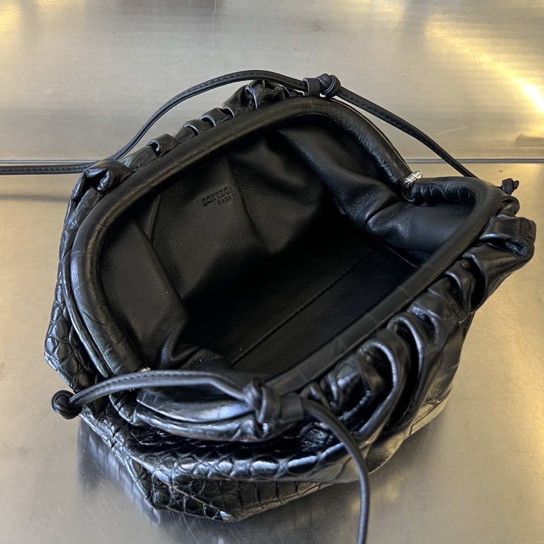 Bagsaaa B0tt*ga Ven*ta Mini Pouch Black Crocodile Leather -22*13*5cm
