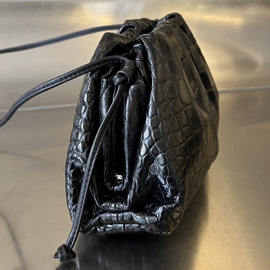 Bagsaaa B0tt*ga Ven*ta Mini Pouch Black Crocodile Leather -22*13*5cm