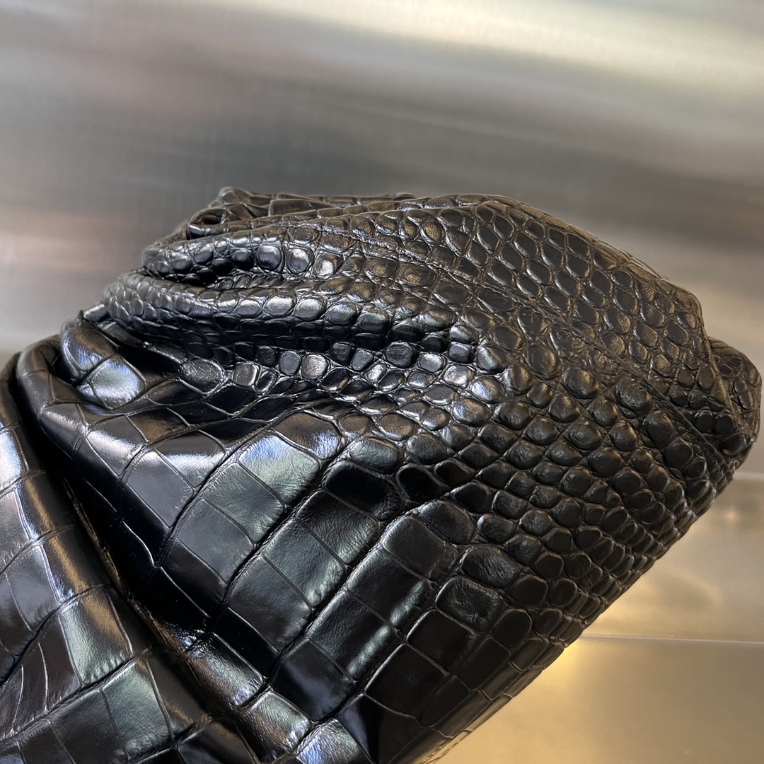Bagsaaa B0tt*ga Ven*ta Classic Pouch Black Crocodile Leather - 40*18*18cm