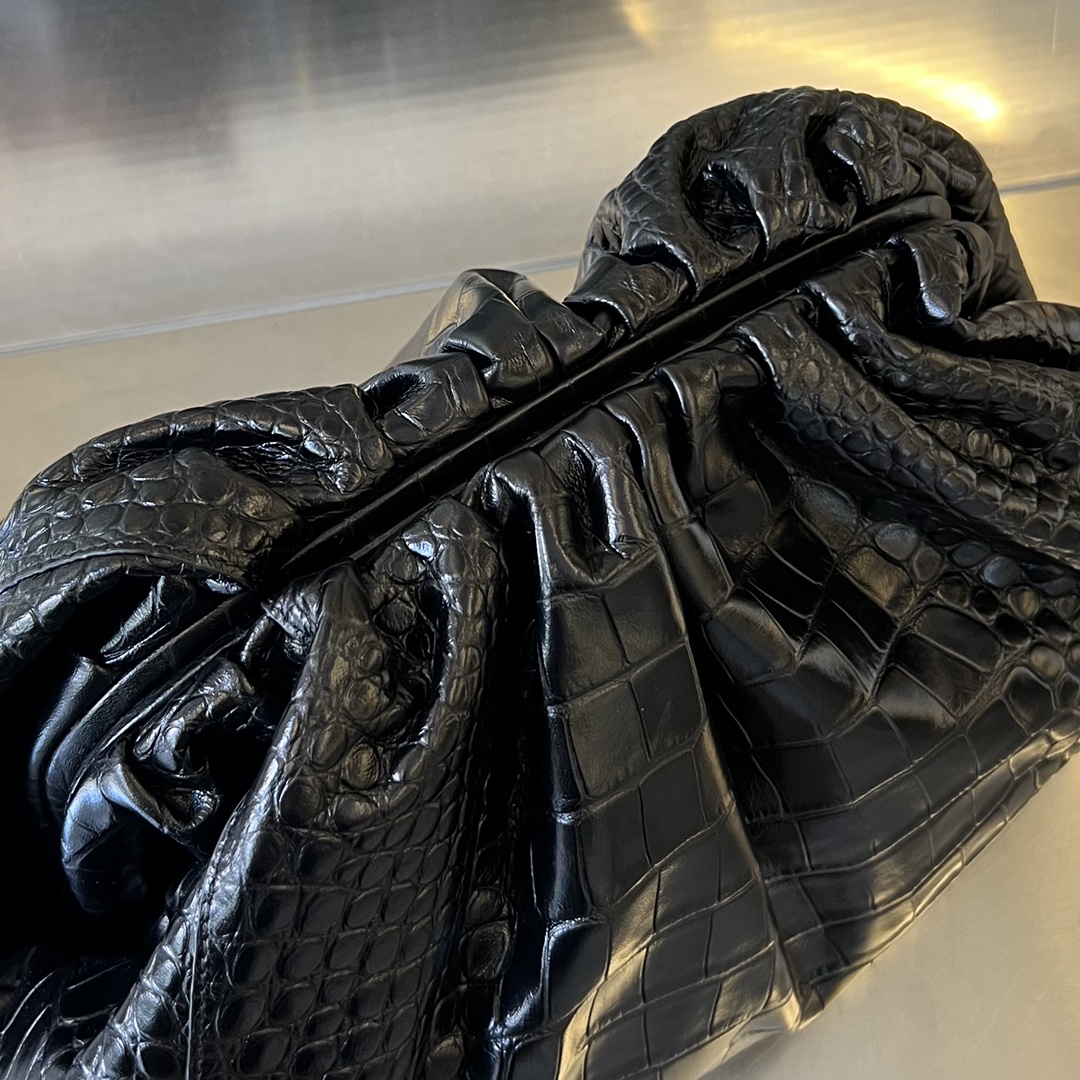 Bagsaaa B0tt*ga Ven*ta Classic Pouch Black Crocodile Leather - 40*18*18cm