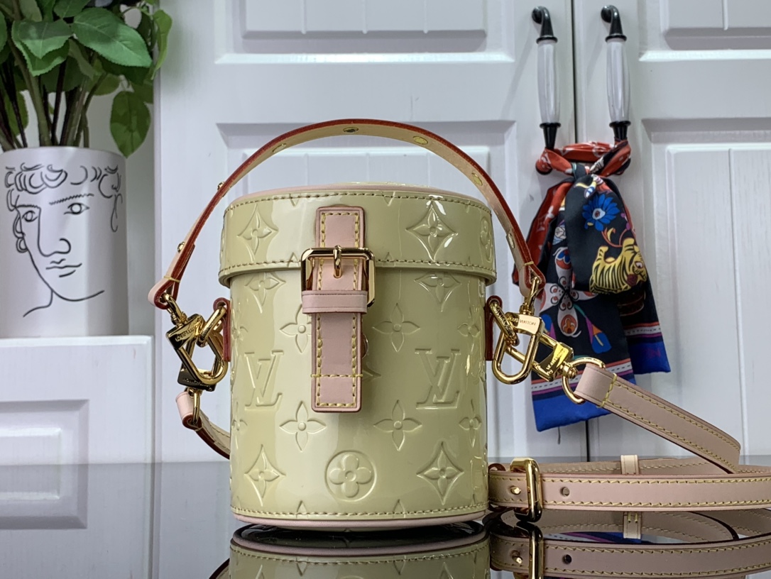 Bagsaaa L0vis Vvtt0n Astor Monogram Vernis Leather Yellow - 12*14.2*12cm