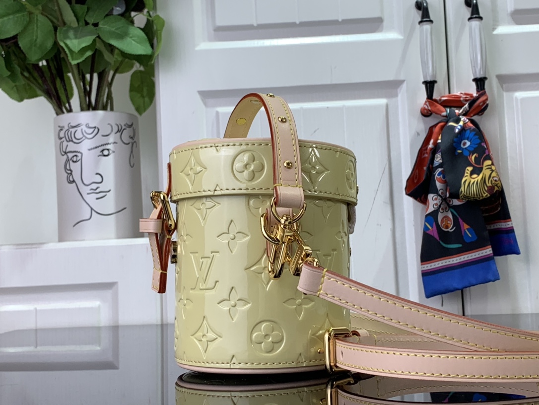 Bagsaaa L0vis Vvtt0n Astor Monogram Vernis Leather Yellow - 12*14.2*12cm