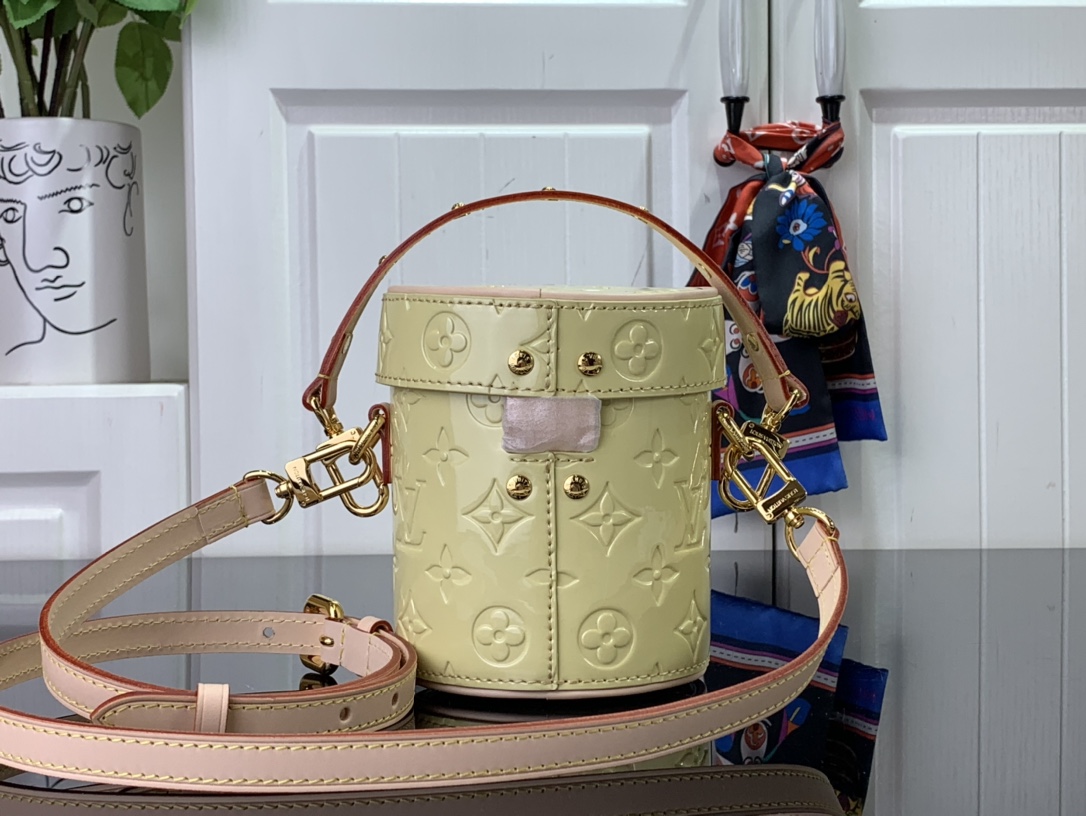 Bagsaaa L0vis Vvtt0n Astor Monogram Vernis Leather Yellow - 12*14.2*12cm