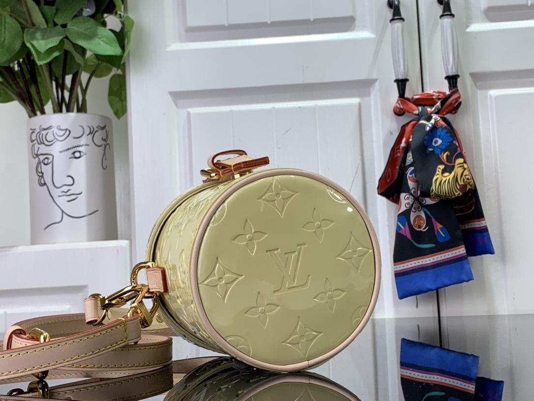 Bagsaaa L0vis Vvtt0n Astor Monogram Vernis Leather Yellow - 12*14.2*12cm