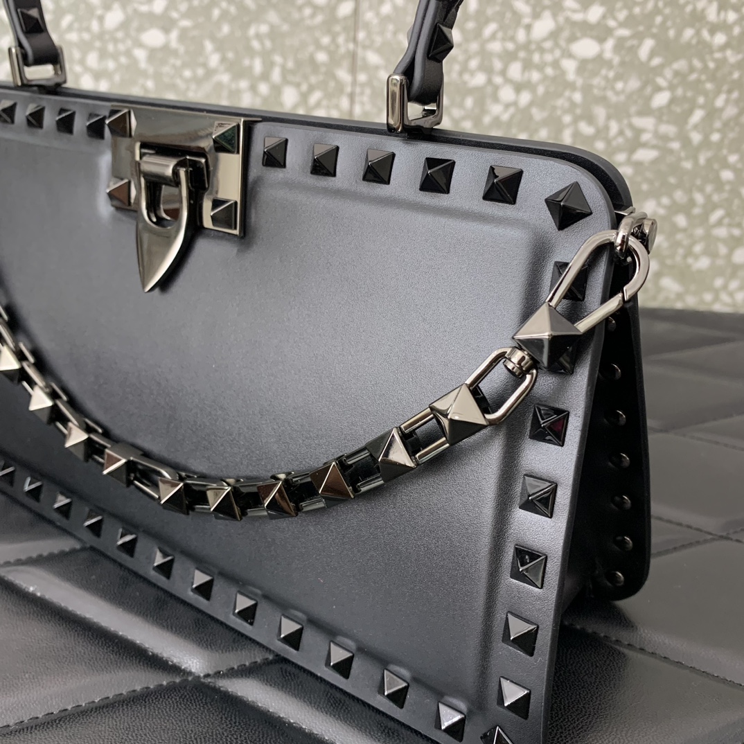 Bagsaaa Va1e*ntin0 Garavani Padded Handbag - 28*14*8cm