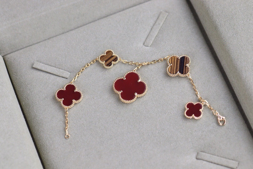 Bagsaaa V*n Cl**f & Arp*1s Magic Alhambra Bracelet 5 Motifs