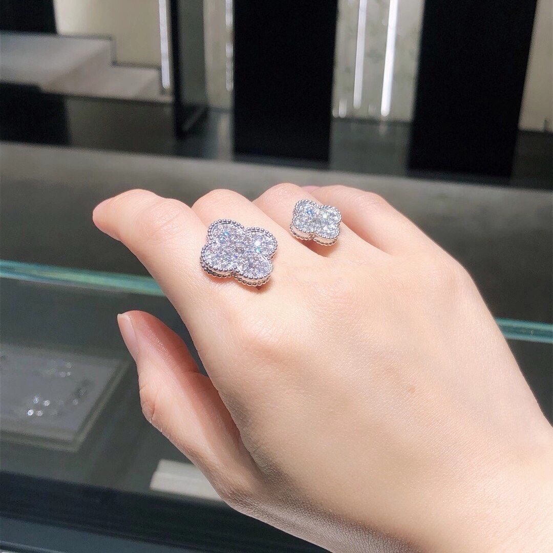 Bagsaaa V*n Cl**f & Arp*1sMagic Alhambra Between the Finger Silver