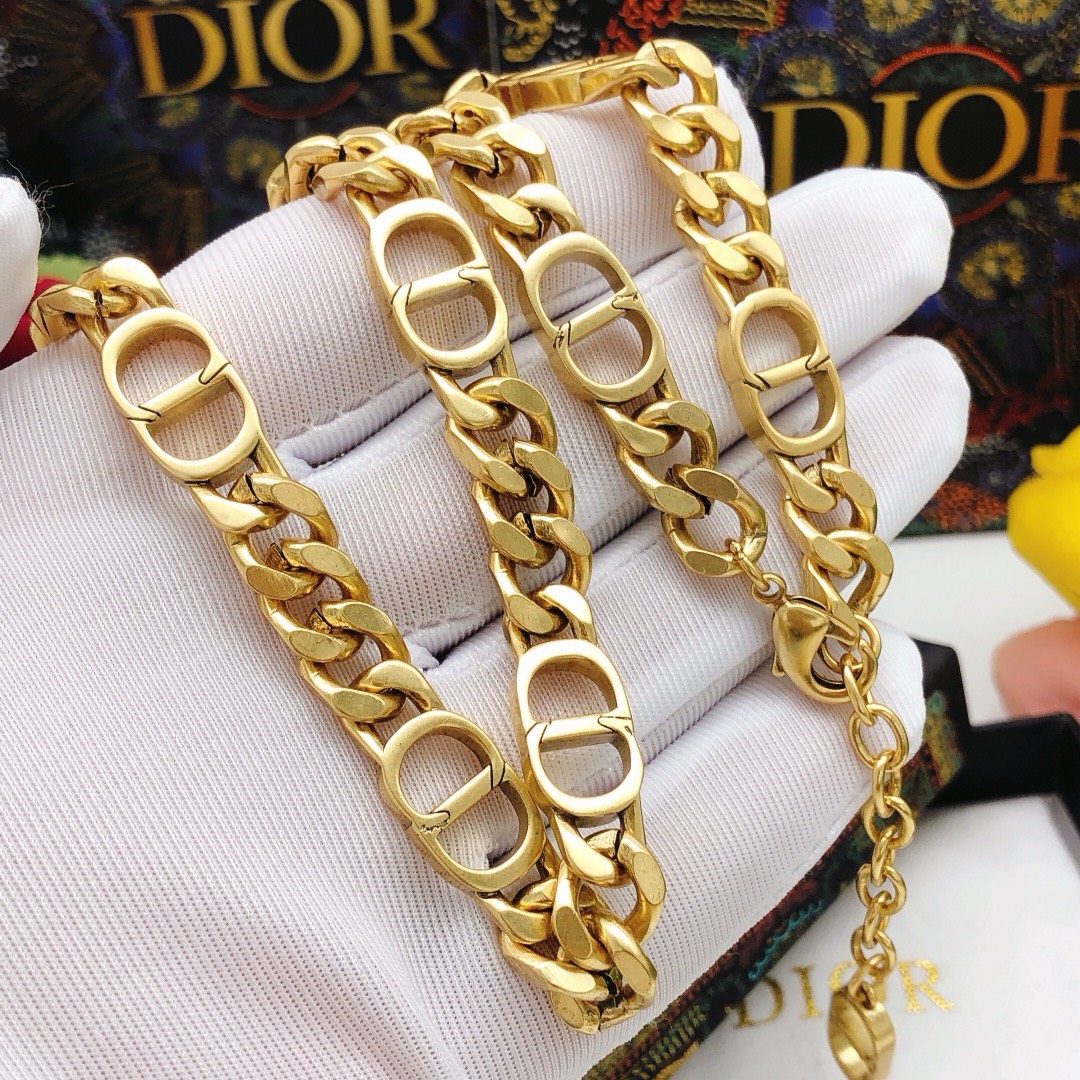 Bagsaaa D10r Necklace CD Logo Gold