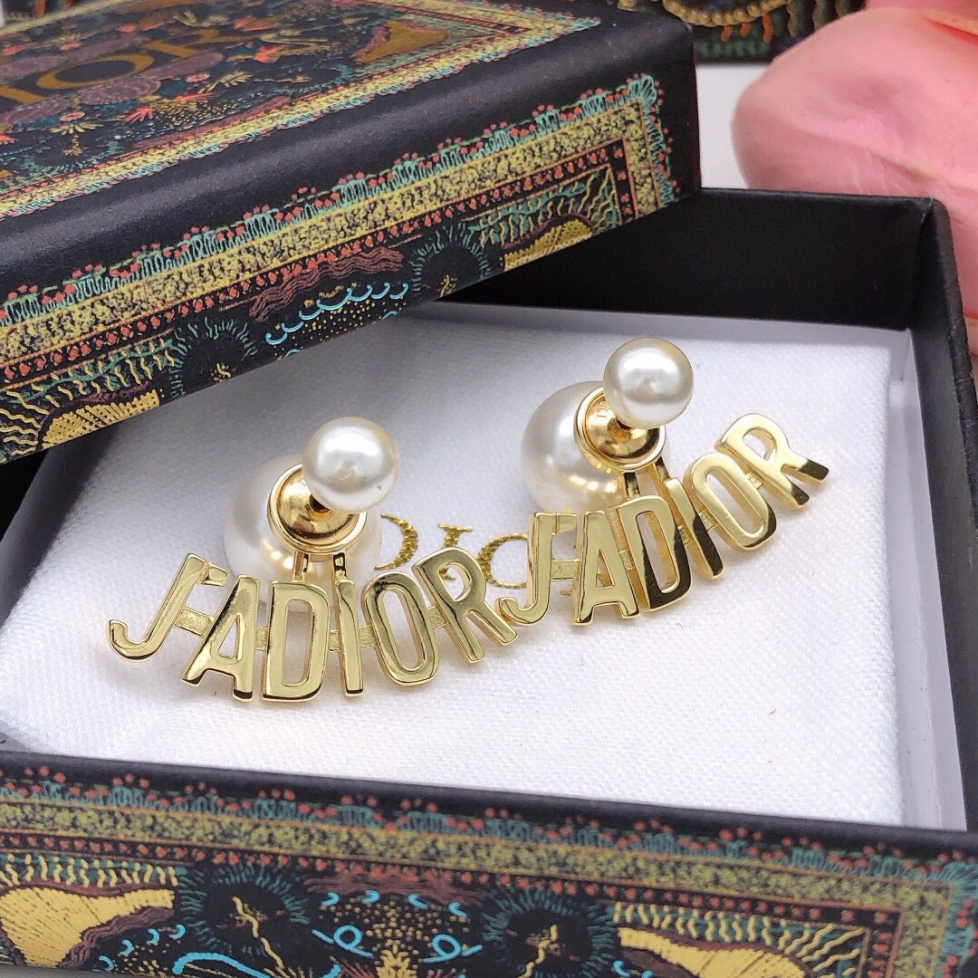 Bagsaaa D10r JaD10r Pearl Stud Earrings