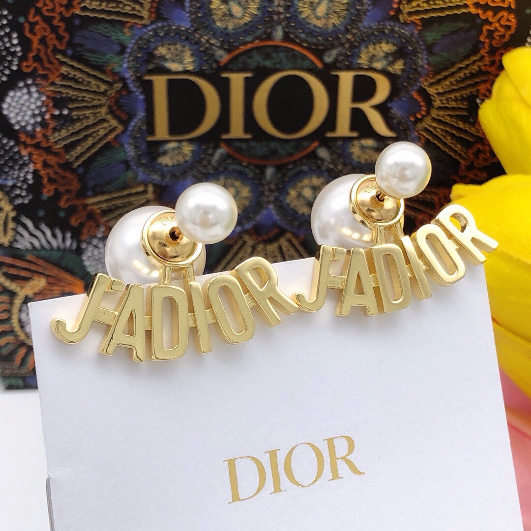 Bagsaaa D10r JaD10r Pearl Stud Earrings