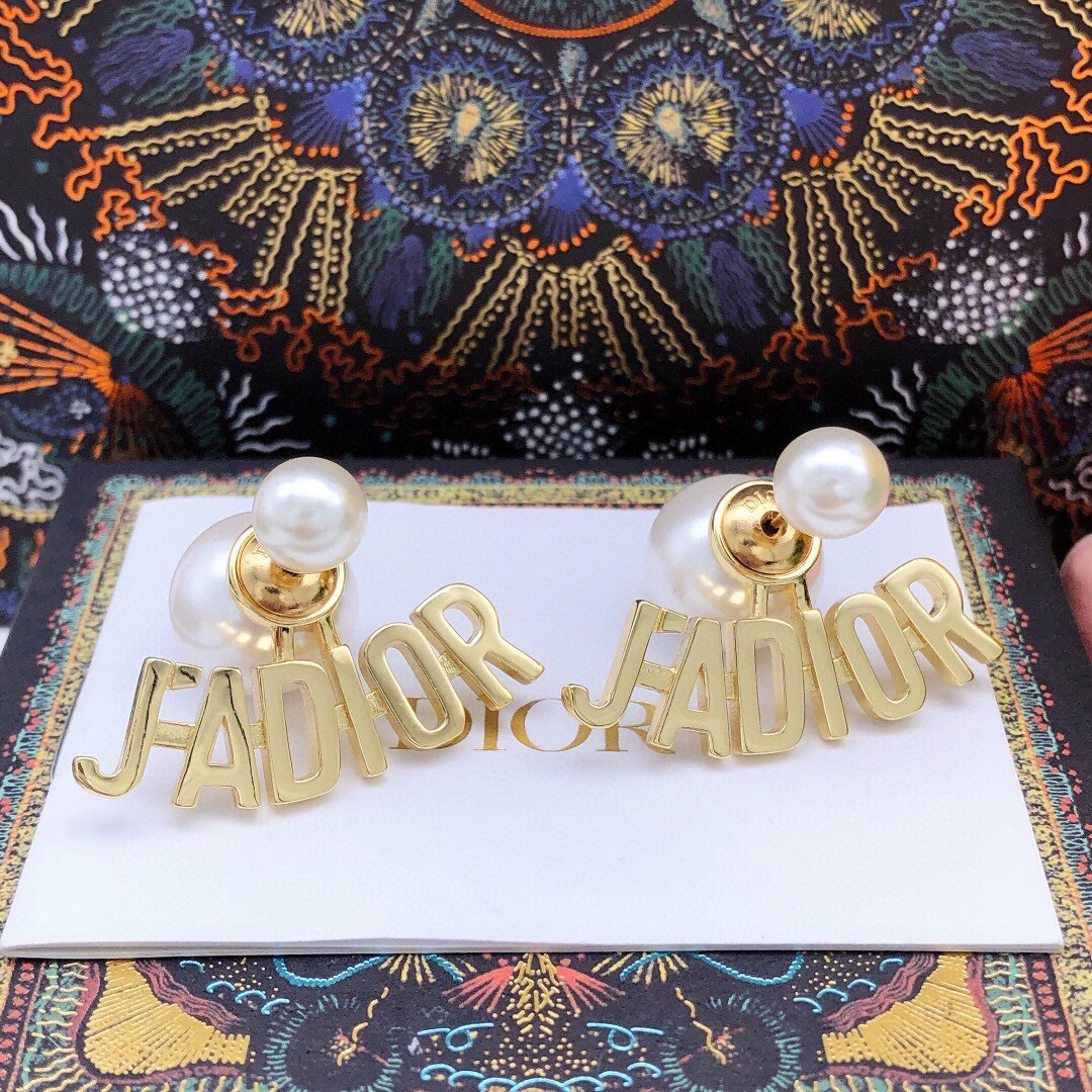 Bagsaaa D10r JaD10r Pearl Stud Earrings