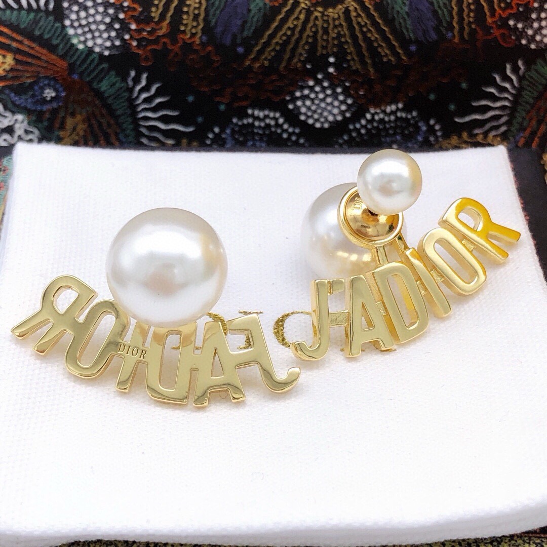 Bagsaaa D10r JaD10r Pearl Stud Earrings
