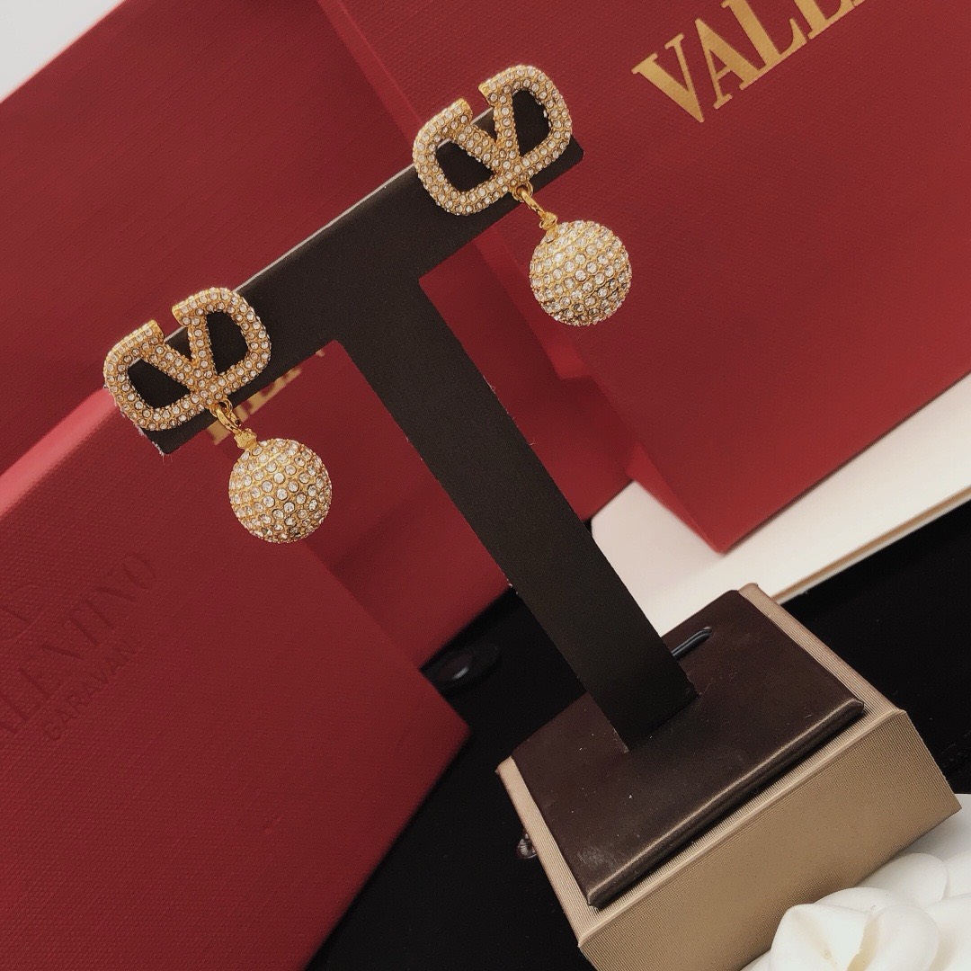 Bagsaaa Va1e*ntin0 Garavani Embellished VLOGO Pendant Earrings