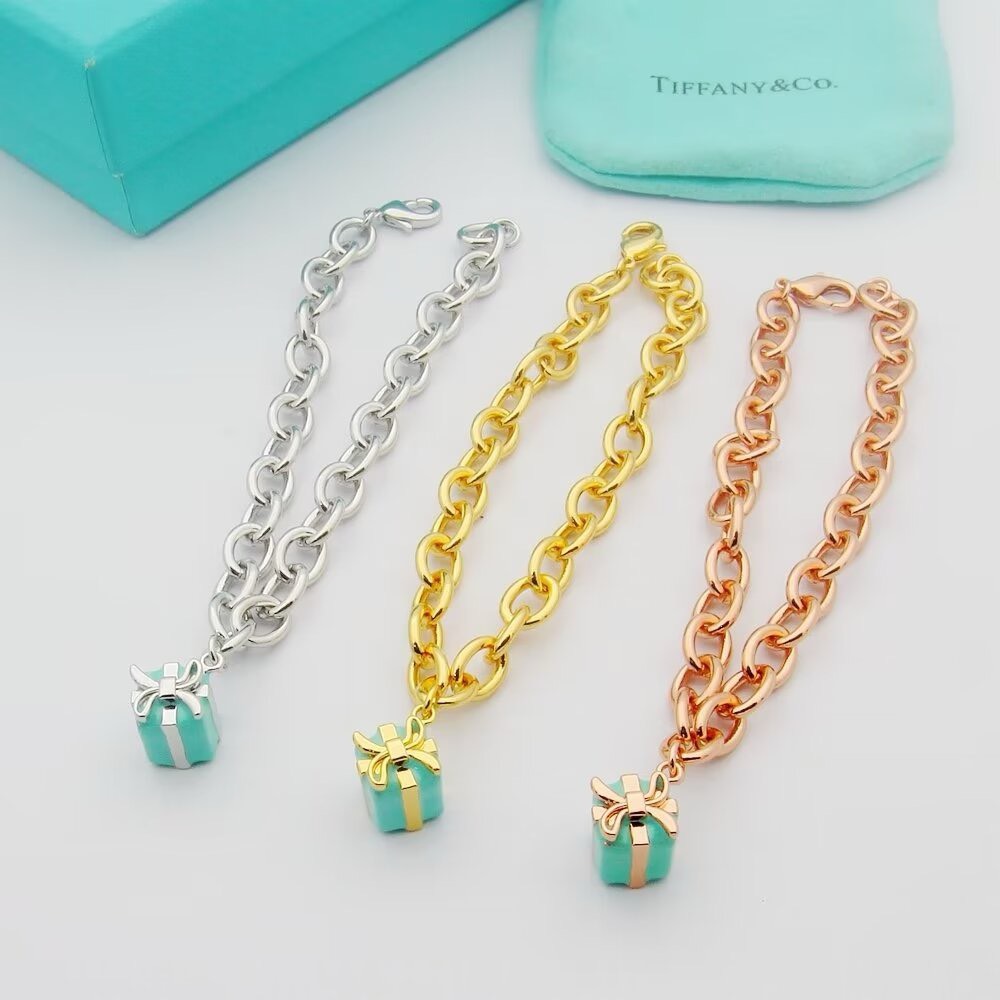 Bagsaaa T*f*ny & Co Gift Pendant Bracelet 