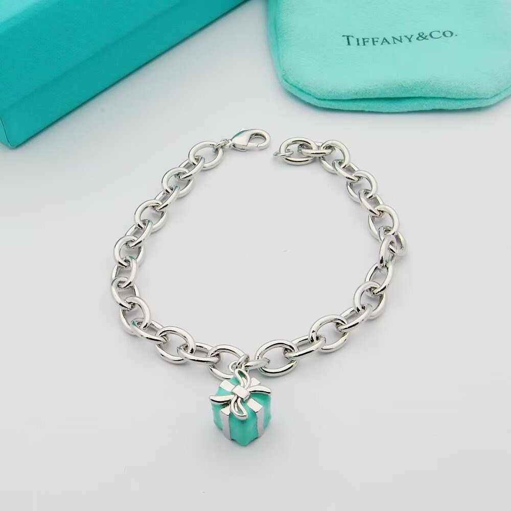 Bagsaaa T*f*ny & Co Gift Pendant Bracelet