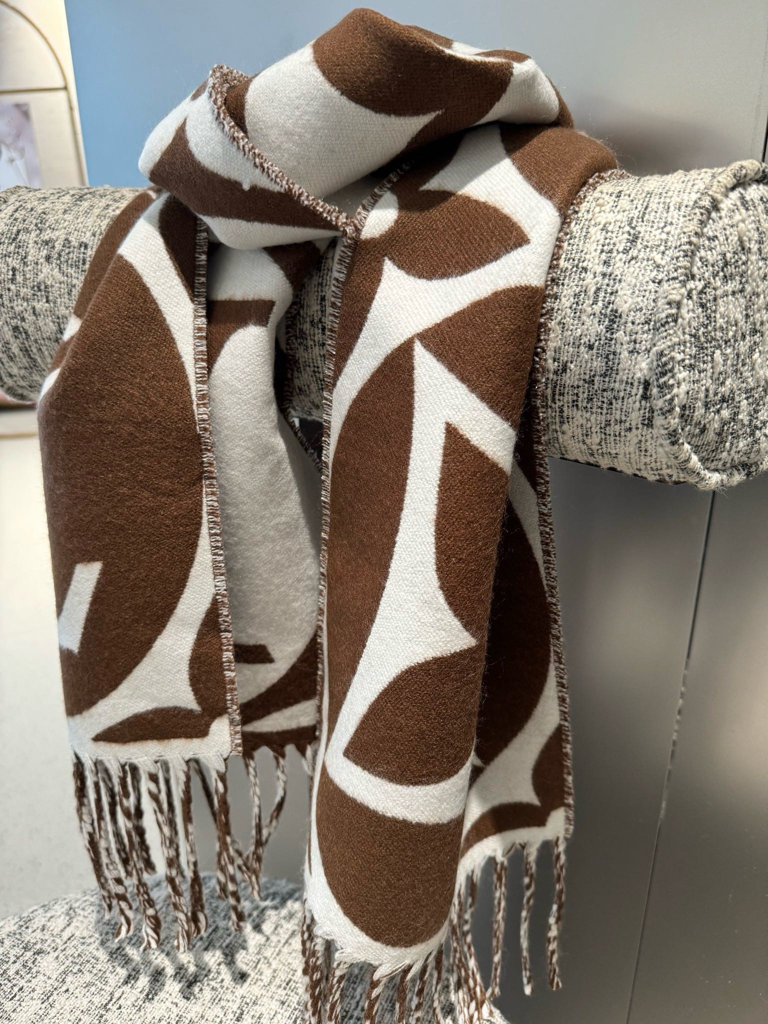 Bagsaaa L0vis Vvtt0n Medallion Scarf