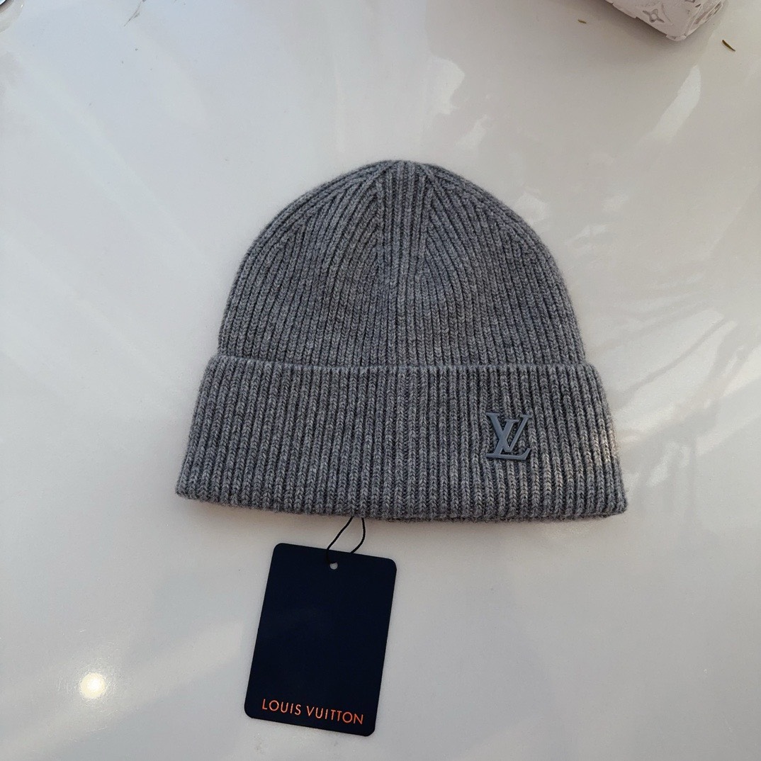 Bagsaaa L0vis Vvtt0n Beanie gray hat