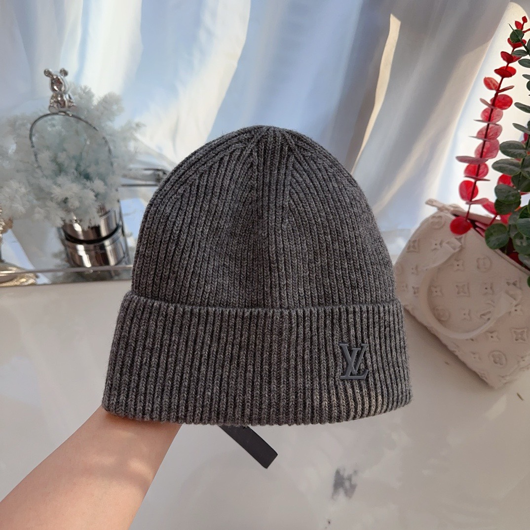 Bagsaaa L0vis Vvtt0n Beanie gray hat