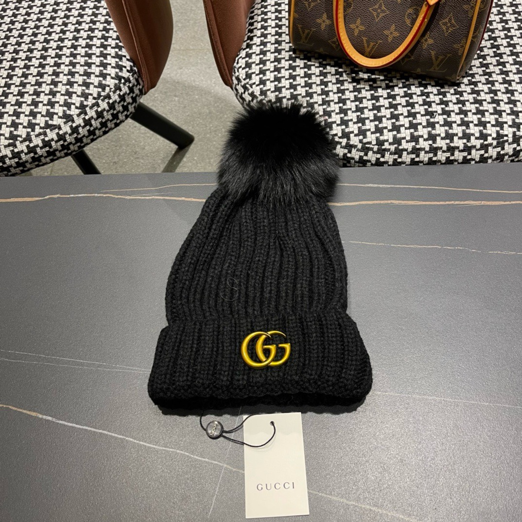 Bagsaaa Gvc*1 GG Winter Hat with PomPom