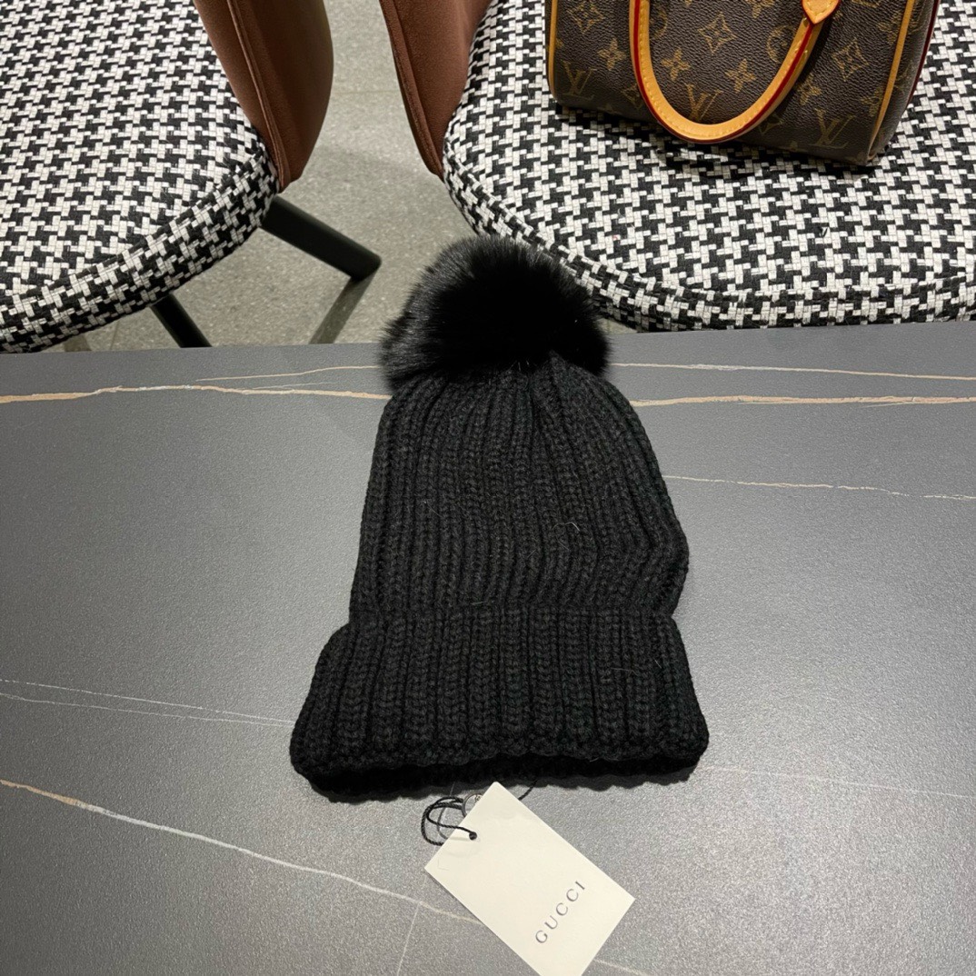 Bagsaaa Gvc*1 GG Winter Hat with PomPom