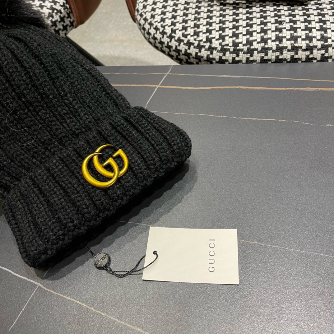 Bagsaaa Gvc*1 GG Winter Hat with PomPom