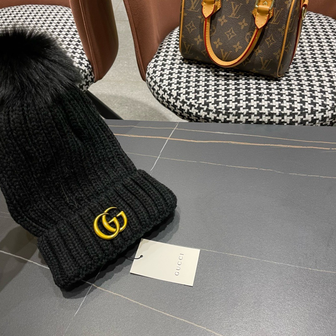 Bagsaaa Gvc*1 GG Winter Hat with PomPom