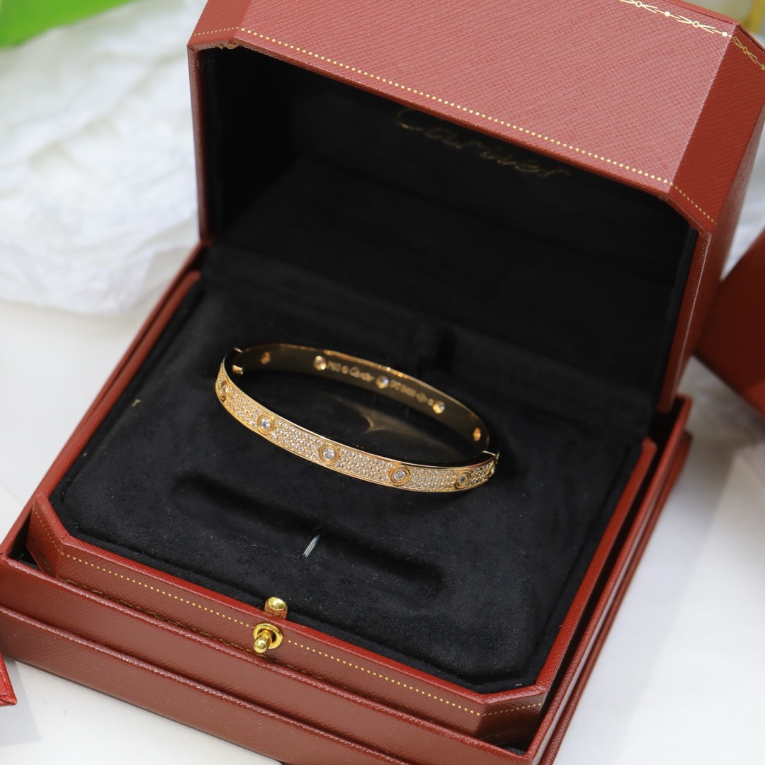 Bagsaaa Ca*t1er Love Bracelet 18K D1am0nd-Paved