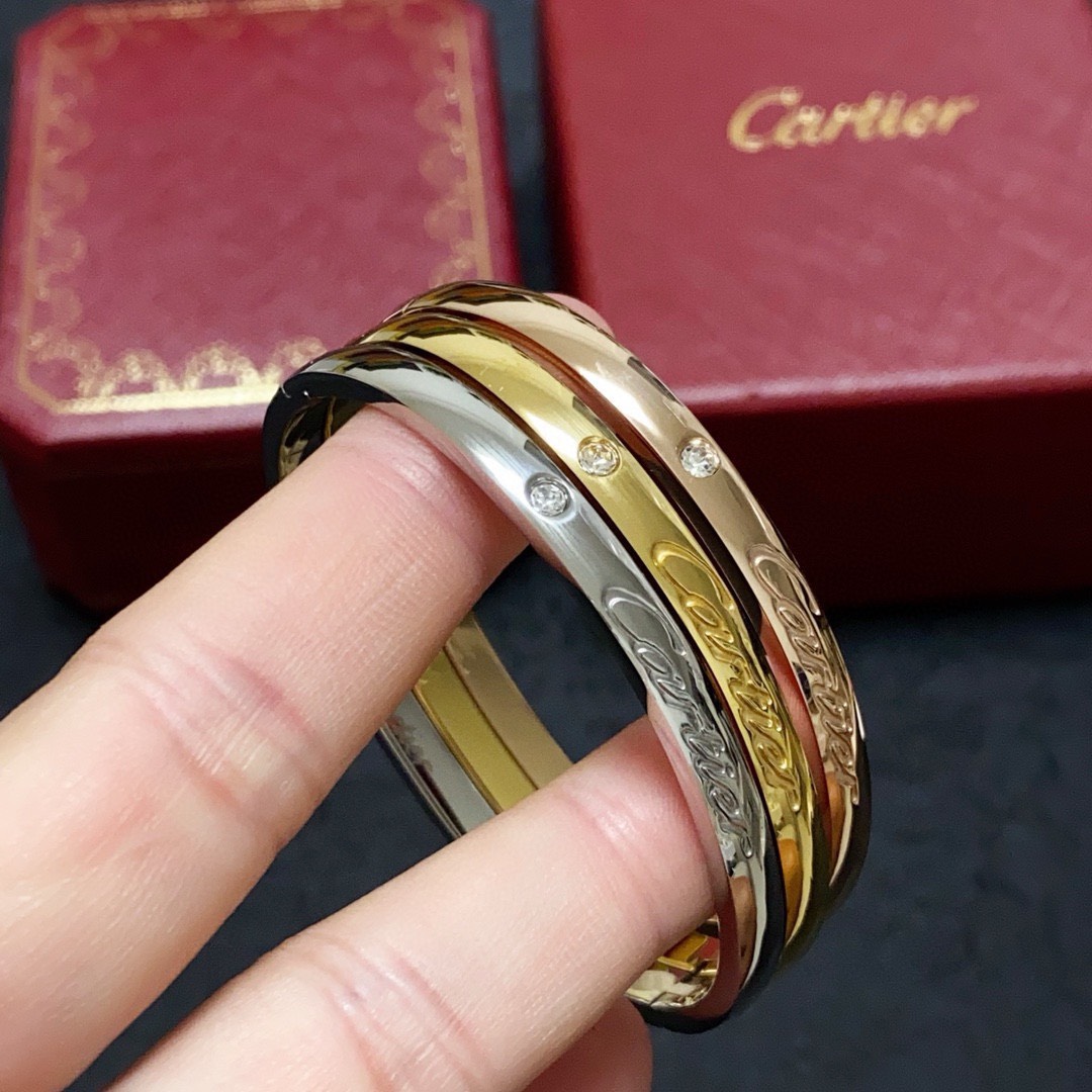Bagsaaa Ca*t1er Bracelet With D1am0nd