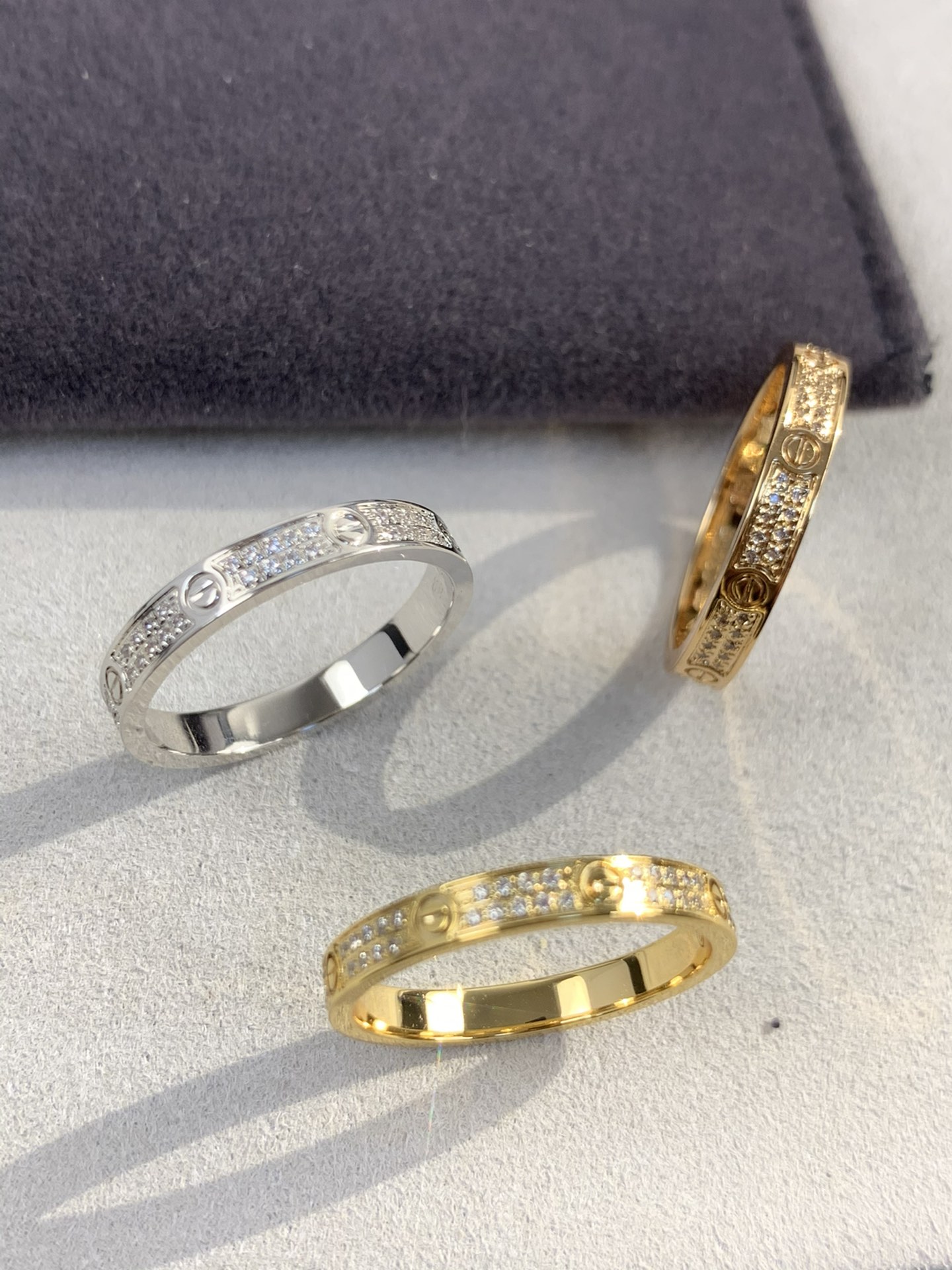Bagsaaa Ca*t1er Love Ring D1am0nd Paved 2.6mm