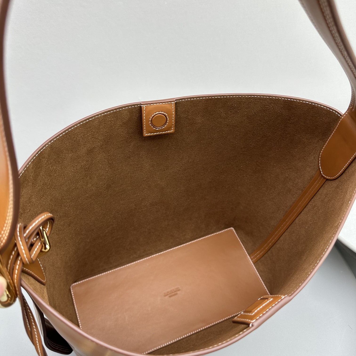 Bagsaaa Jacquemus Le Regalo Buckled Bucket Bag In Brown - 30*33*14CM