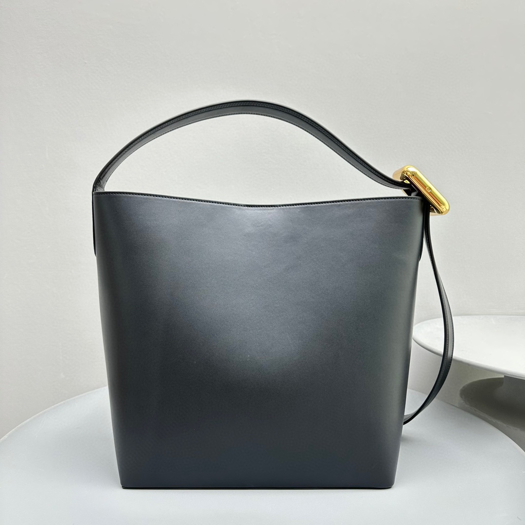 Bagsaaa Jacquemus Le Regalo Buckled Bucket Bag In Black - 30*33*14CM