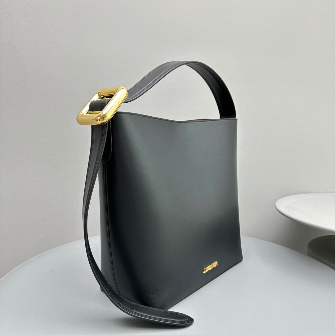 Bagsaaa Jacquemus Le Regalo Buckled Bucket Bag In Black - 30*33*14CM